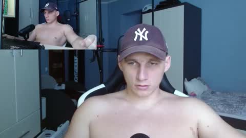 Snapshot of poliglotjoe chatting on October 2025 11:19:02 AM Poliglot online show from October 2025 11:19:02 AM