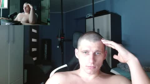 Snapshot of poliglotjoe chatting on October 2025 10:29:02 PM Poliglot online show from October 2025 10:29:02 PM