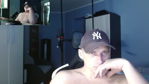 Snapshot of poliglotjoe chatting on October 2025 10:34:02 AM Poliglot online show from October 2025 10:34:02 AM