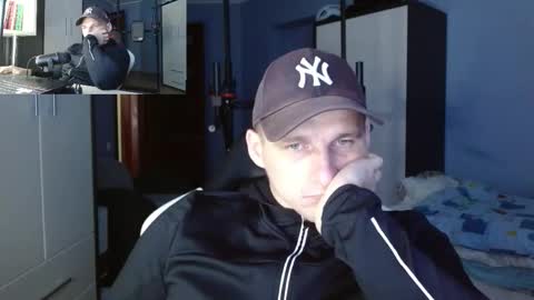 Snapshot of poliglotjoe chatting on October 2025 02:38:01 PM Poliglot online show from October 2025 02:38:01 PM