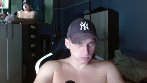 Snapshot of poliglotjoe chatting on October 2025 02:33:01 AM Poliglot online show from October 2025 02:33:01 AM