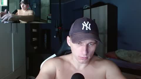 Snapshot of poliglotjoe chatting on October 2025 05:57:02 PM Poliglot online show from October 2025 05:57:02 PM