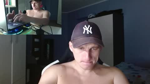 Snapshot of poliglotjoe chatting on October 2025 06:53:01 PM Poliglot online show from October 2025 06:53:01 PM