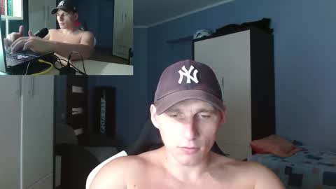 Snapshot of poliglotjoe chatting on October 2025 10:56:02 PM Poliglot online show from October 2025 10:56:02 PM