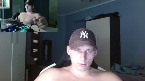 Snapshot of poliglotjoe chatting on October 2025 10:54:02 PM Poliglot online show from October 2025 10:54:02 PM