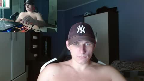 Snapshot of poliglotjoe chatting on October 2025 12:00:02 AM Poliglot online show from October 2025 12:00:02 AM