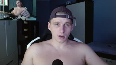 Snapshot of poliglotjoe chatting on October 2025 04:57:02 AM Poliglot online show from October 2025 04:57:02 AM