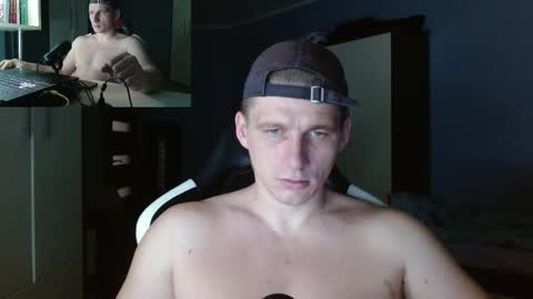 Snapshot of poliglotjoe chatting on October 2025 11:05:01 PM Poliglot online show from October 2025 11:05:01 PM