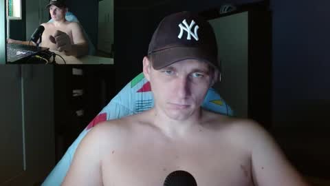 Snapshot of poliglotjoe chatting on October 2025 02:08:01 AM Poliglot online show from October 2025 02:08:01 AM