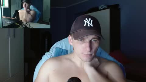 Snapshot of poliglotjoe chatting on October 2025 01:04:02 PM Poliglot online show from October 2025 01:04:02 PM