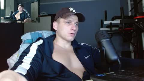 Snapshot of poliglotjoe chatting on October 2025 07:16:01 PM Poliglot online show from October 2025 07:16:01 PM