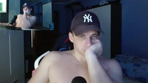 Snapshot of poliglotjoe chatting on November 2025 12:40:02 PM Poliglot online show from November 2025 12:40:02 PM