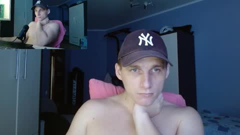 Snapshot of poliglotjoe chatting on November 2025 01:02:01 PM Poliglot online show from November 2025 01:02:01 PM