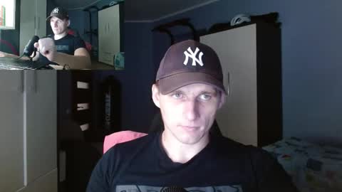 Snapshot of poliglotjoe chatting on November 2025 07:37:01 PM Poliglot online show from November 2025 07:37:01 PM