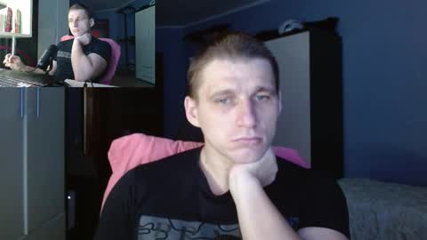 Snapshot of poliglotjoe chatting on November 2025 07:40:01 AM Poliglot online show from November 2025 07:40:01 AM