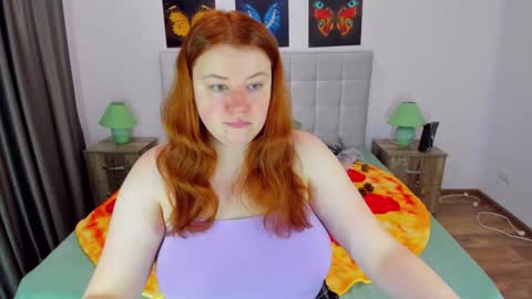 Snapshot of polinasallivan chatting on December 2024 08:06:02 AM Polina online show from December 2024 08:06:02 AM