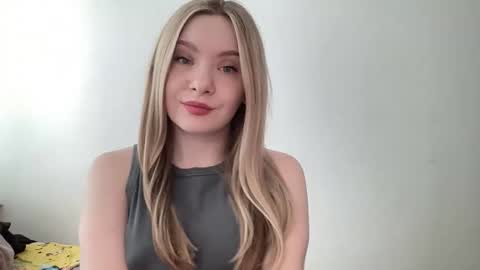 polishangel222 online show from May 2026 10:32:02 AM