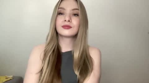 polishangel222 online show from May 2026 04:37:01 PM