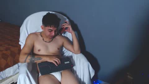 Snapshot of pollocol4u chatting on February 2026 01:35:02 AM pollocol4u online show from February 2026 01:35:02 AM