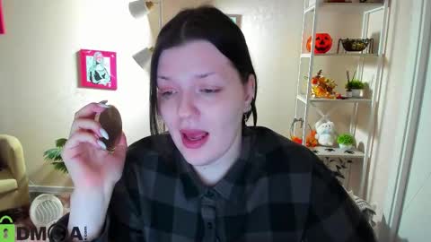 Snapshot of polly__mayer chatting on November 2025 03:16:02 PM Polly online show from November 2025 03:16:02 PM