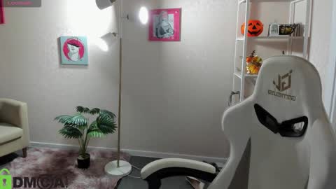 Snapshot of polly__mayer chatting on December 2025 01:00:01 AM Polly online show from December 2025 01:00:01 AM