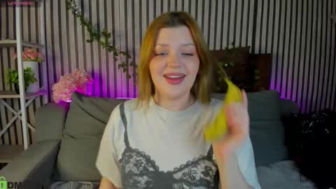 Snapshot of polly__mayer chatting on March 2026 01:07:02 AM Polly online show from March 2026 01:07:02 AM