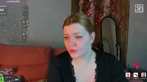 Snapshot of polly__mayer chatting on March 2026 08:26:33 AM Polly online show from March 2026 08:26:33 AM