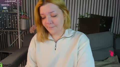 Snapshot of polly__mayer chatting on March 2026 01:06:02 AM Polly online show from March 2026 01:06:02 AM