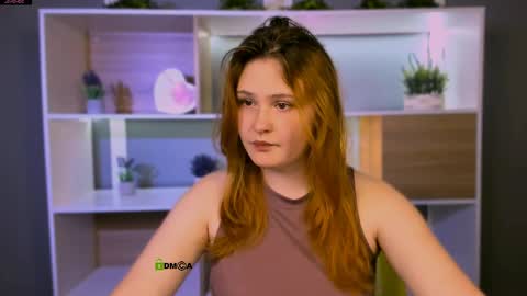 polly_cute1 online show from April 2026 07:00:02 PM
