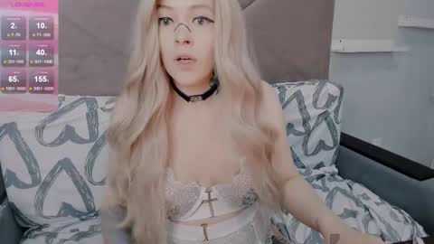 Polly online show from September 2025 10:04:02 AM