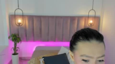 POLLY online show from April 2026 10:13:02 AM