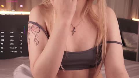 Anna online show from September 2025 10:10:02 PM