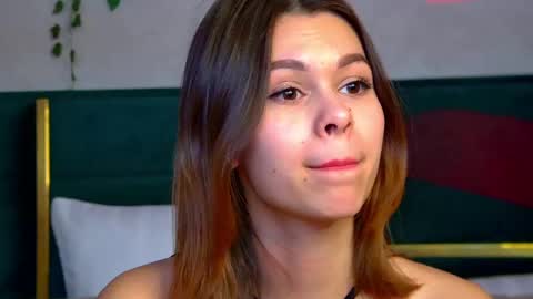 Polly online show from February 2025 12:30:01 AM