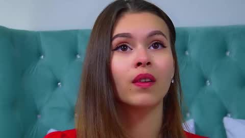 Polly online show from September 2025 06:46:02 PM