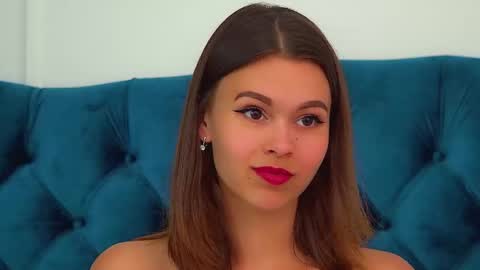 Polly online show from January 2026 06:33:02 PM