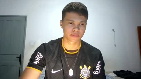 Snapshot of pollyster chatting on December 2024 06:58:02 PM pollyster online show from December 2024 06:58:02 PM