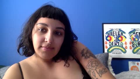 polymamii online show from February 2026 10:39:02 PM