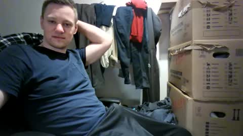 Snapshot of pommesmiteiscreme chatting on December 2025 11:56:01 PM pommesmiteiscreme online show from December 2025 11:56:01 PM