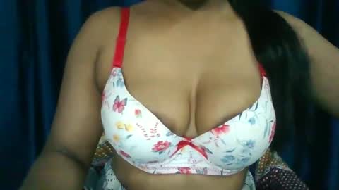 poojalady online show from September 2025 04:58:02 AM
