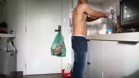 Snapshot of poormanbr chatting on October 2025 07:36:02 PM poormanbr online show from October 2025 07:36:02 PM