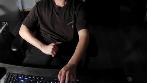 Snapshot of popit124 chatting on December 2025 11:33:02 PM cumguy125 online show from December 2025 11:33:02 PM