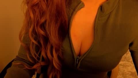 Snapshot of poppybloopy chatting on December 2025 06:26:01 PM April online show from December 2025 06:26:01 PM