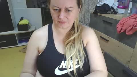 MelissOfficial online show from March 2026 08:37:02 PM