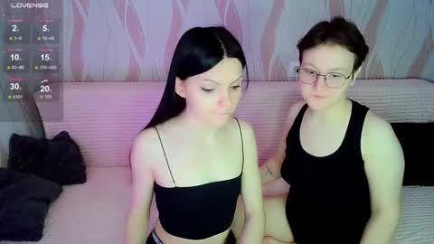 Snapshot of pornostendup chatting on February 2025 10:37:01 PM Ana and Tati online show from February 2025 10:37:01 PM