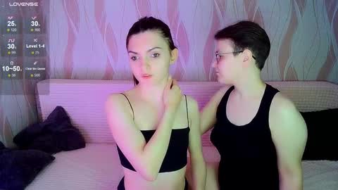 Snapshot of pornostendup chatting on September 2025 07:30:01 PM Ana and Tati online show from September 2025 07:30:01 PM