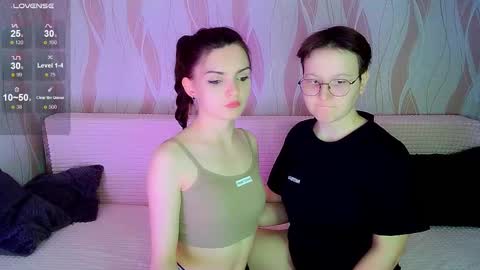 Snapshot of pornostendup chatting on October 2025 08:06:02 PM Ana and Tati online show from October 2025 08:06:02 PM