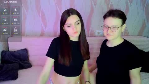 Snapshot of pornostendup chatting on October 2025 07:36:02 PM Ana and Tati online show from October 2025 07:36:02 PM