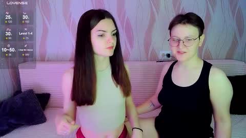 Snapshot of pornostendup chatting on November 2025 07:16:01 PM Ana and Tati online show from November 2025 07:16:01 PM