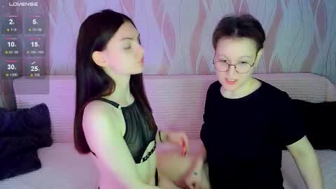 Snapshot of pornostendup chatting on November 2025 07:25:01 PM Ana and Tati online show from November 2025 07:25:01 PM