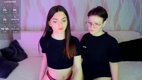 Snapshot of pornostendup chatting on November 2025 07:50:02 PM Ana and Tati online show from November 2025 07:50:02 PM